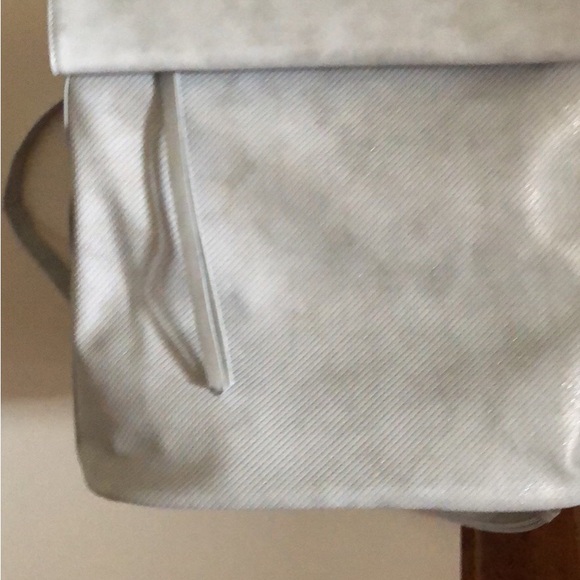 Light Gray Backpack Minimalist Design - Picture 4 of 4